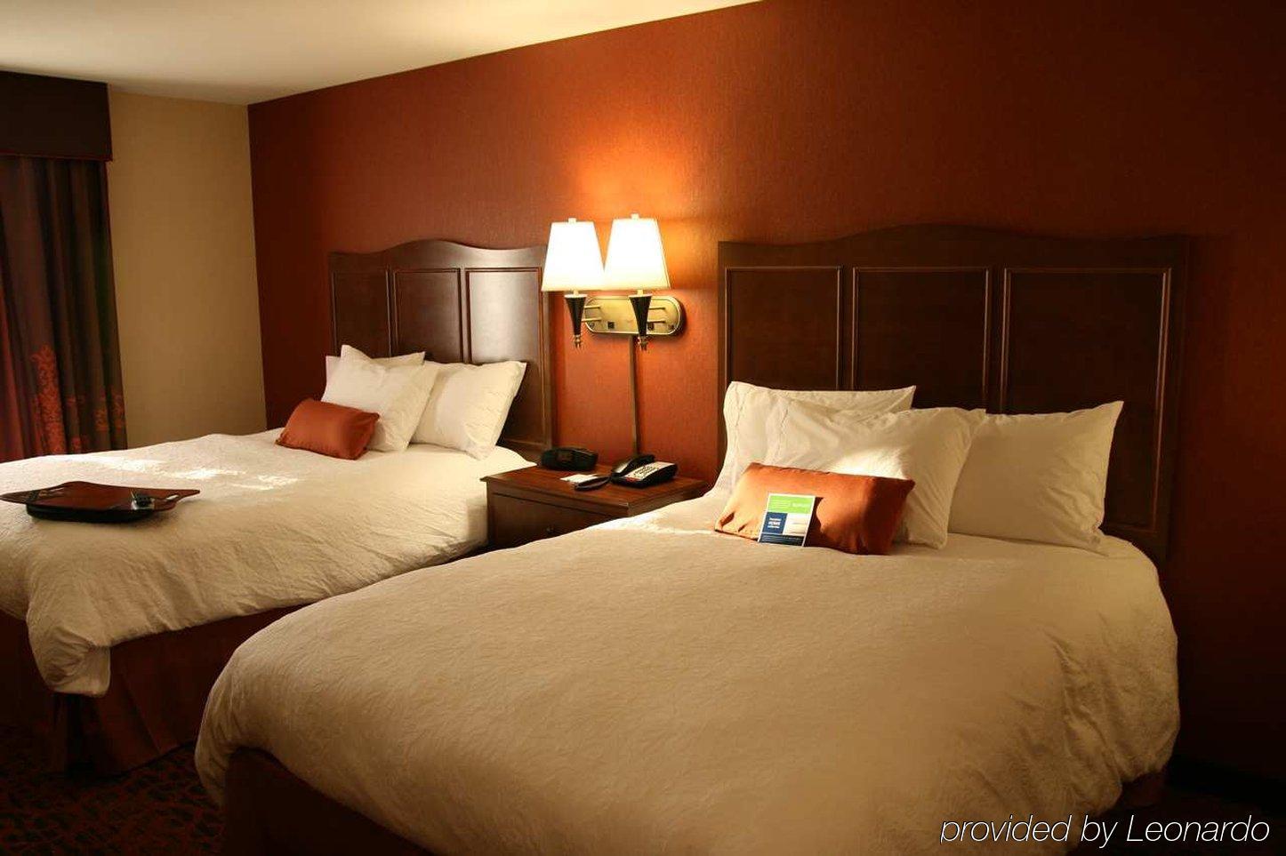 Hampton Inn & Suites New Castle, Pa Стая снимка