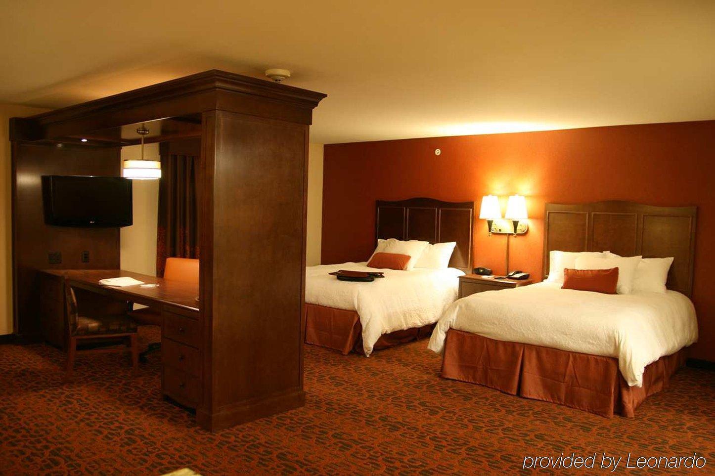 Hampton Inn & Suites New Castle, Pa Стая снимка
