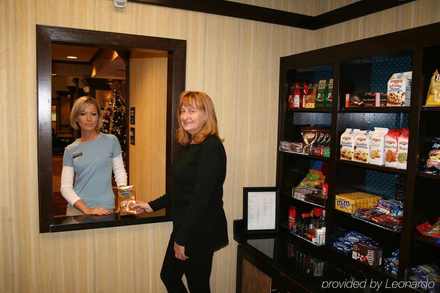 Hampton Inn & Suites New Castle, Pa Ресторант снимка