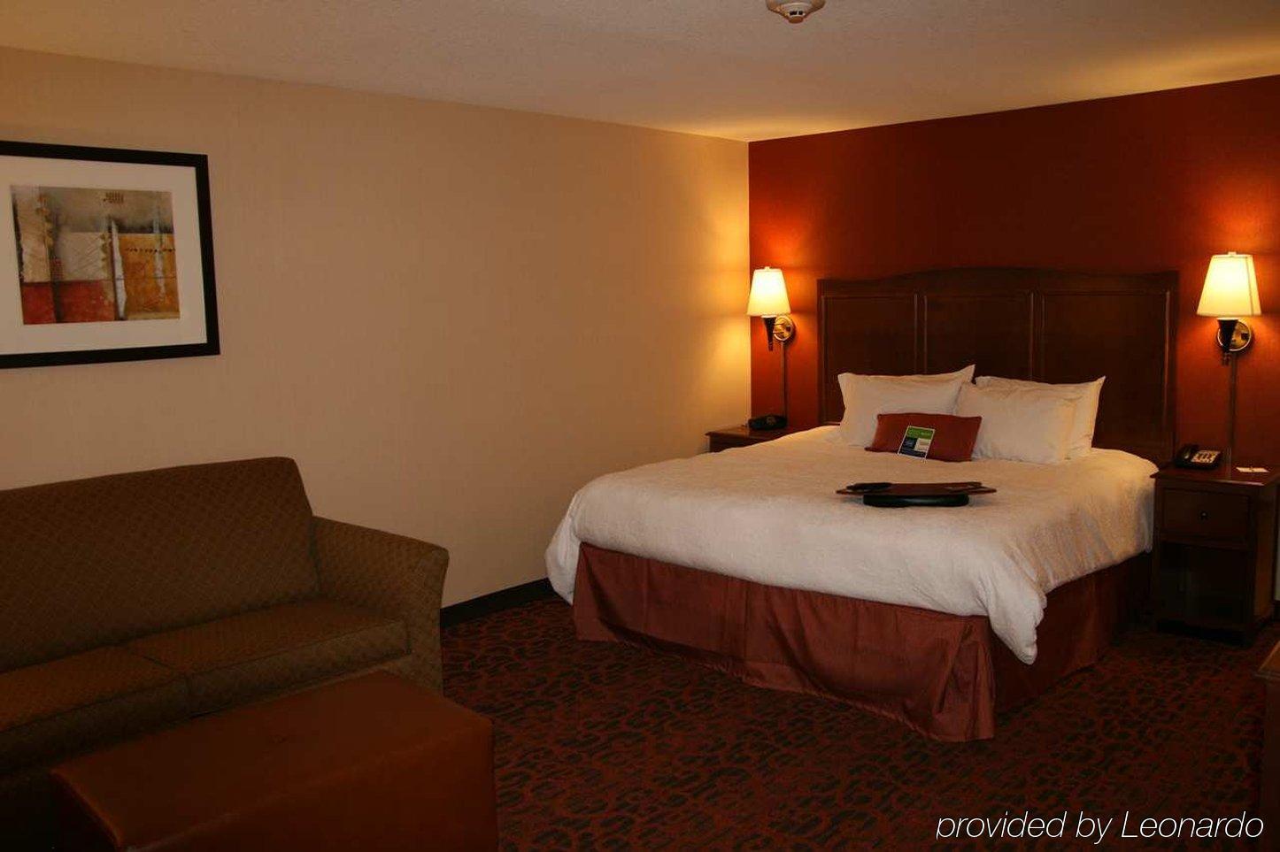 Hampton Inn & Suites New Castle, Pa Стая снимка