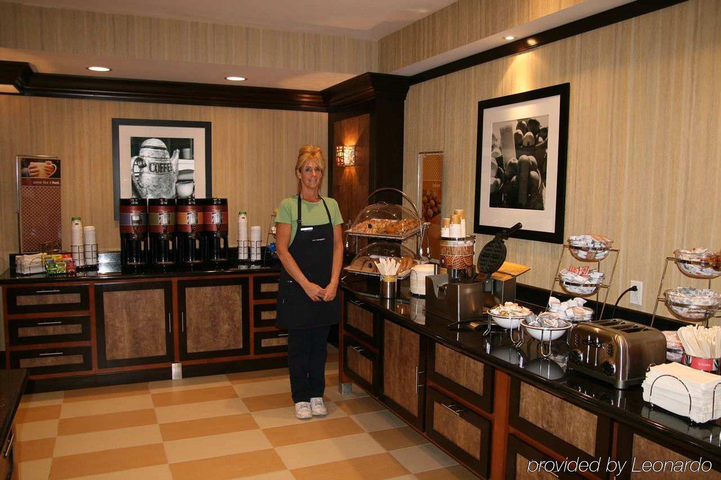 Hampton Inn & Suites New Castle, Pa Ресторант снимка